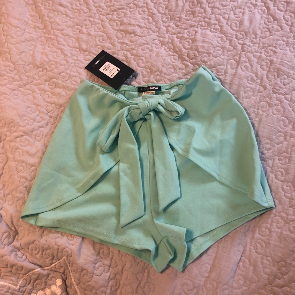 Fashion nova tie waist shorts xs